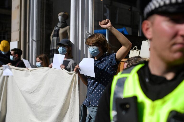 ‘Not my king’: anti-monarchist arrests spark criticism in Britain
