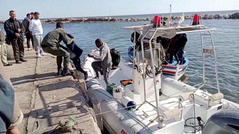 More Tunisian migrants head to Italy amid political and economic crisis
