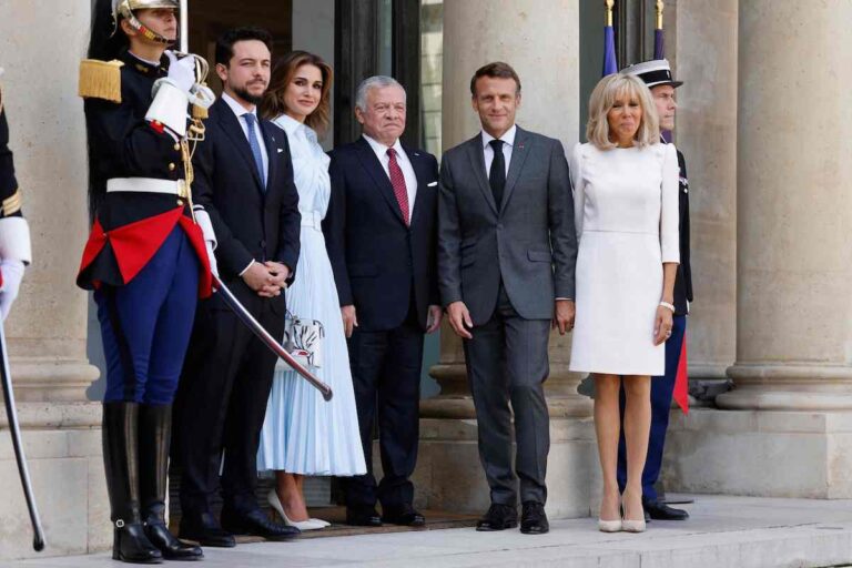 Jordan royals meet with Macron in Paris