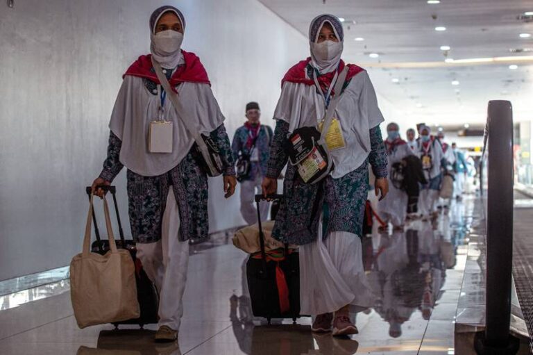 Indonesia seeks 2023 Hajj quota increase with Saudi minister’s visit
