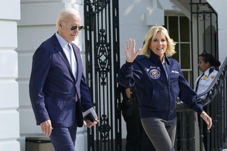 President Biden en route to London to attend funeral of Elizabeth II