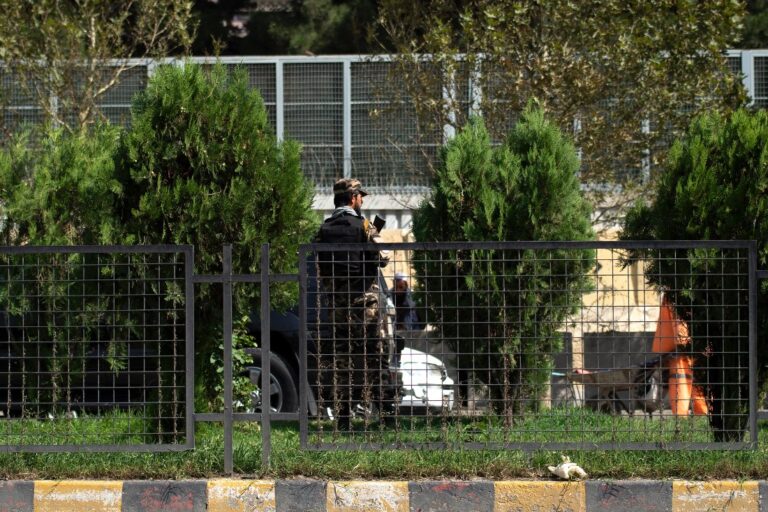 US and Afghanistan carry out prisoner exchange