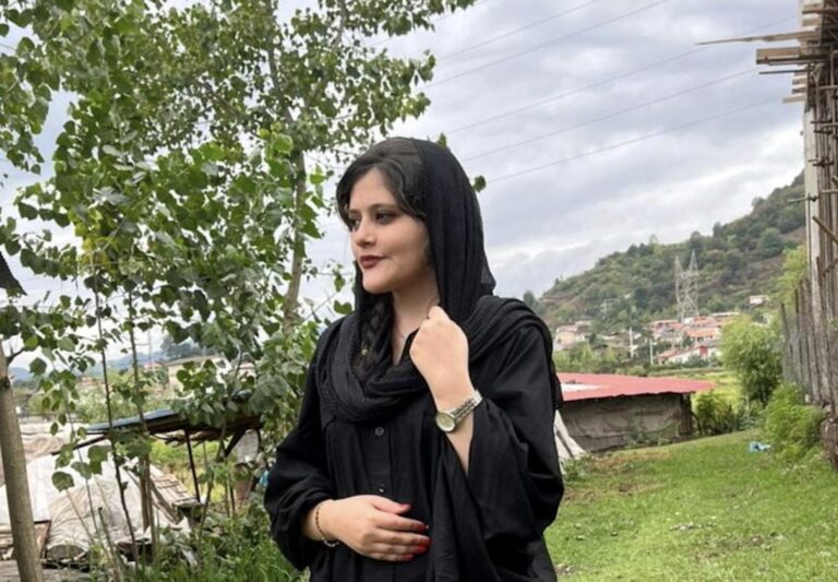 Rights group relaunches app that helps Iranian women avoid ‘morality police’