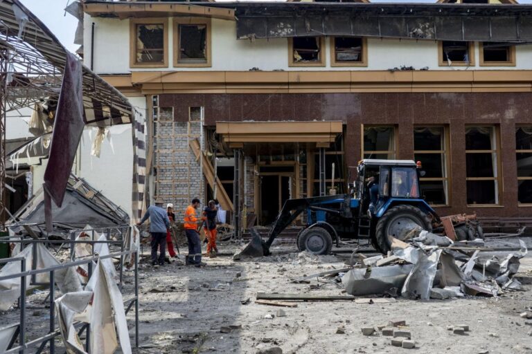 No let-up in hostilities in Ukraine despite prisoner swap