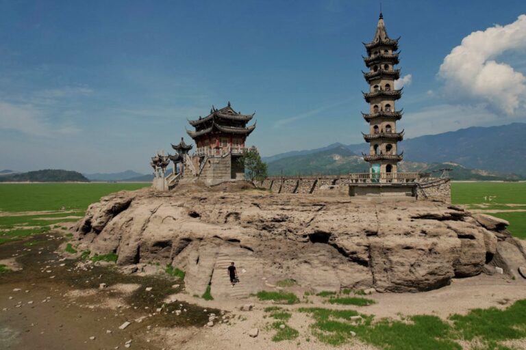 China’s biggest lake declares ‘red alert’ as long drought lingers