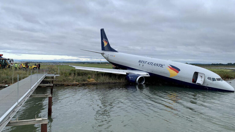 France’s Montpellier airport shut after plane skids into lake