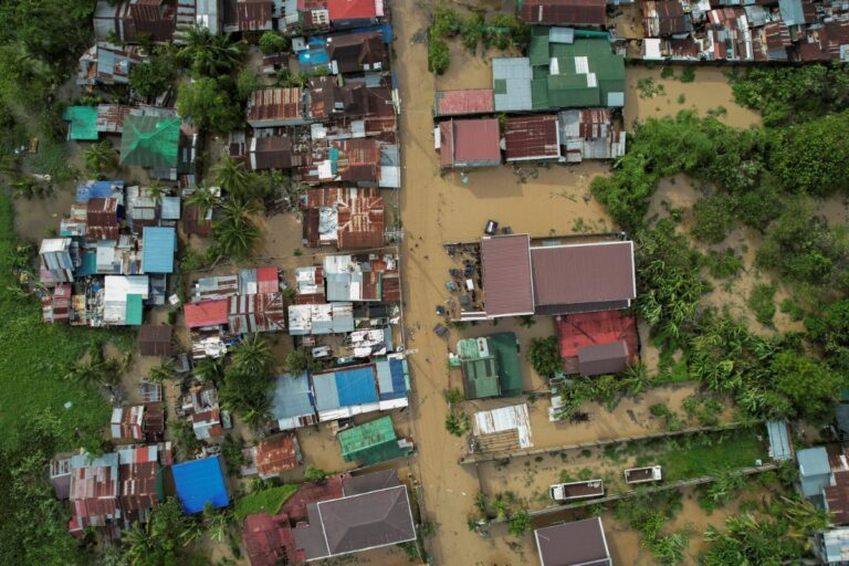 Super Typhoon Noru leaves 5 rescuers dead in north Philippines