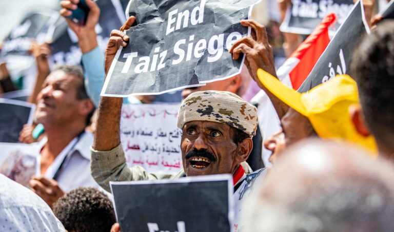 Yemen president vows to open roads in Taiz, achieve peace