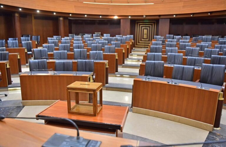 Lebanese MPs bicker as deadline nears to elect new president