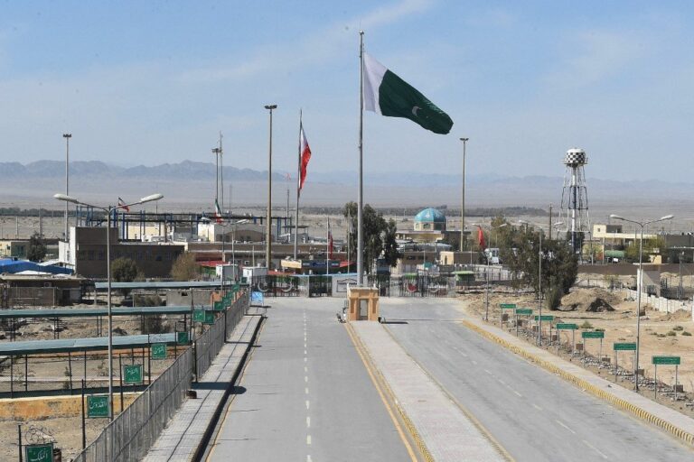 Tehran seals border with Pakistan amid deadly crackdown in neighboring Iranian city