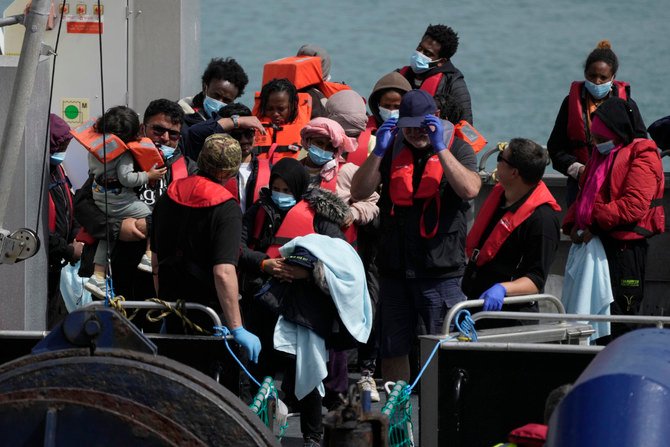 UK government talks tough on immigration — again