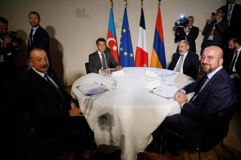 Armenia, Azerbaijan hold talks in efforts to ease tensions