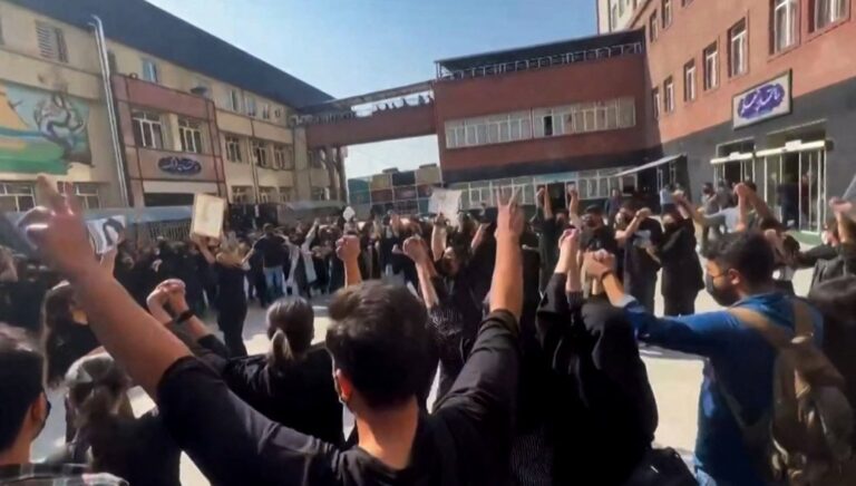 ‘Mullahs must get lost,’ Iranians sing at new protests
